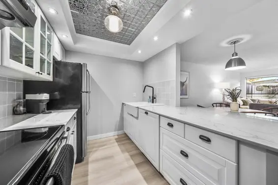 101 210 West 2nd Street, North Vancouver For Sale - image 6