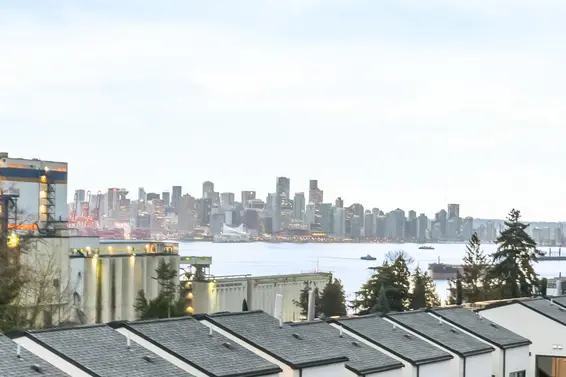 304 707 East 3rd Street, North Vancouver