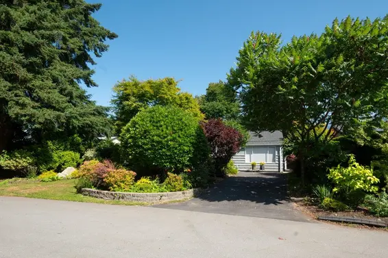 1132 Maplewood Crescent, North Vancouver For Sale - image 2