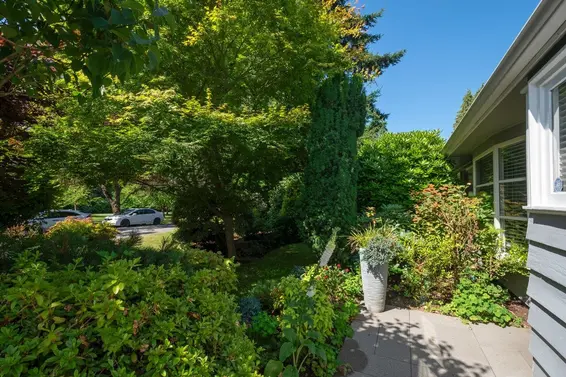 1132 Maplewood Crescent, North Vancouver For Sale - image 4