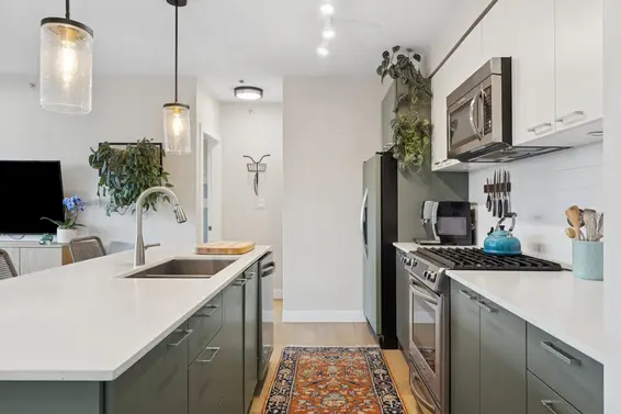 403 1330 Marine Drive, North Vancouver