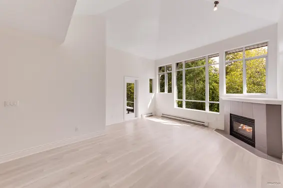 405 3625 Windcrest Drive, North Vancouver