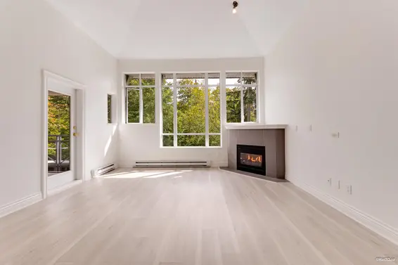 405 3625 Windcrest Drive, North Vancouver For Sale - image 3