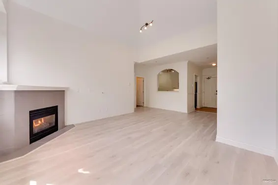 405 3625 Windcrest Drive, North Vancouver For Sale - image 4