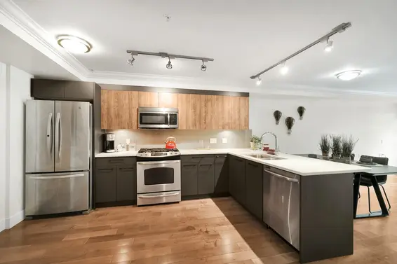203 857 West 15Th Street, North Vancouver