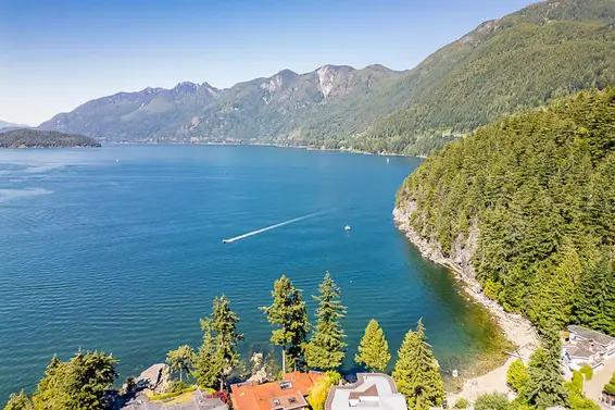 6935 Hycroft Road, West Vancouver For Sale - image 13