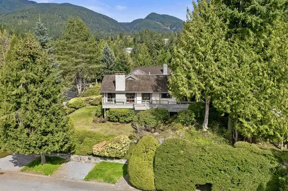 4724 Woodburn Court, West Vancouver For Sale - image 32