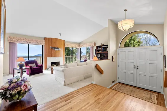 4724 Woodburn Court, West Vancouver For Sale - image 4