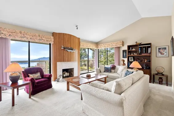 4724 Woodburn Court, West Vancouver For Sale - image 5