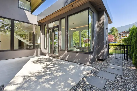 983 Tudor Avenue, North Vancouver For Sale - image 34