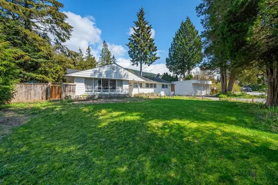 4010 Sunnycrest Drive, North Vancouver For Sale - image 3