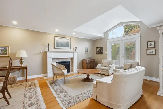 1274 Esquimalt Avenue, West Vancouver For Sale - image 2