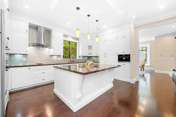 5358 Malaspina Place, North Vancouver For Sale - image 10