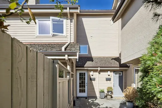 3 230 West 15th Street, North Vancouver