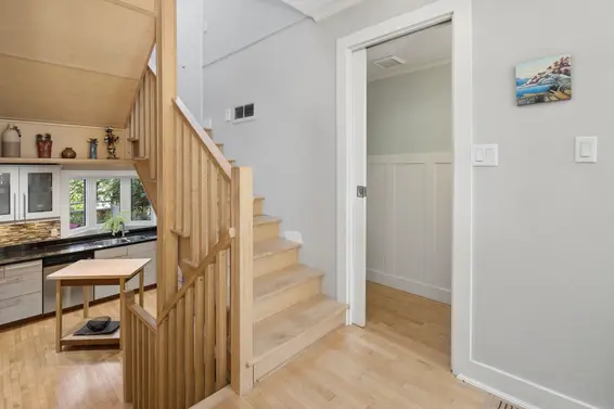 3 230 West 15th Street, North Vancouver For Sale - image 17