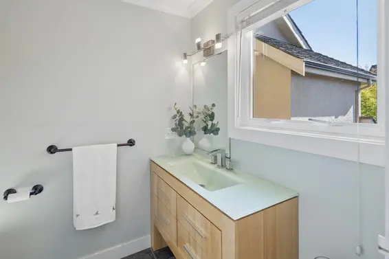 3 230 West 15th Street, North Vancouver For Sale - image 24