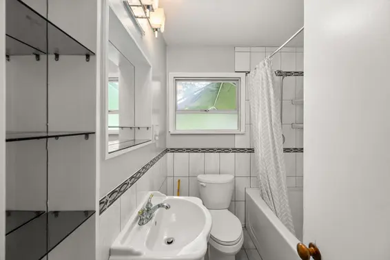 765 Lynn Valley Road, North Vancouver For Sale - image 17
