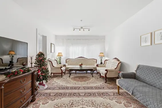 109 1033 St. Georges Avenue, North Vancouver