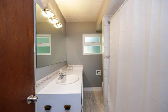 1033 Drayton Street, North Vancouver For Sale - image 16