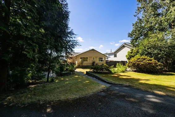 1033 Drayton Street, North Vancouver For Sale - image 2