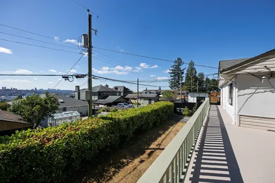 1033 Drayton Street, North Vancouver For Sale - image 25