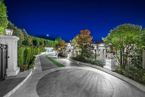 839 Eyremount Drive, West Vancouver For Sale - image 2