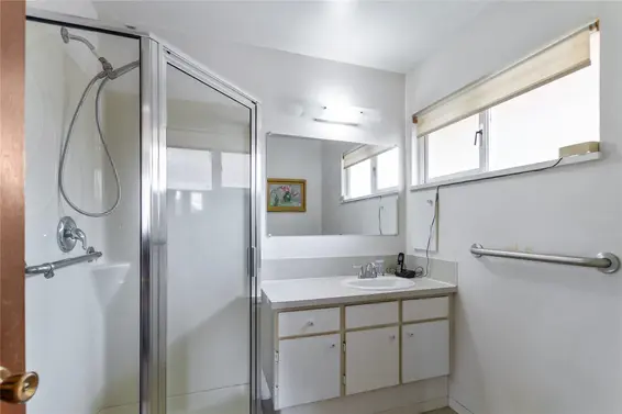 1728 Westover Road, North Vancouver For Sale - image 11