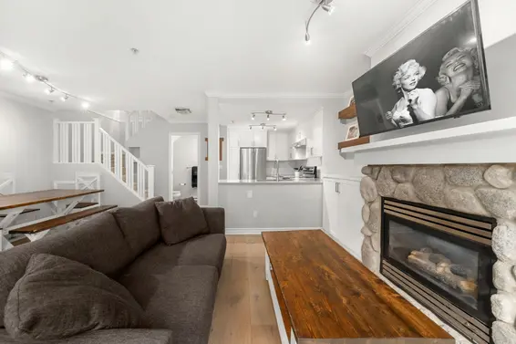 6 1073 Lynn Valley Road, North Vancouver For Sale - image 3