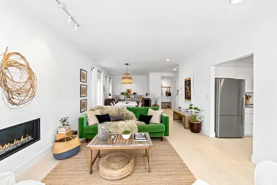 2 258 West 14th Street, North Vancouver For Sale - image 3
