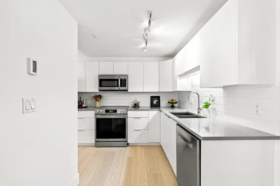 2 258 West 14th Street, North Vancouver For Sale - image 7