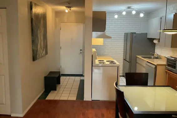 203 211 West 3rd Street, North Vancouver For Sale - image 7