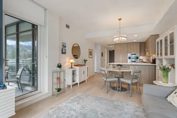 402 2738 Library Lane, North Vancouver