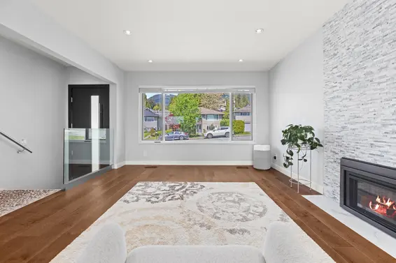 219 East 26th Street, North Vancouver For Sale - image 3