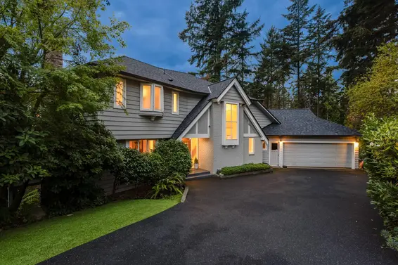 3714 Southridge Place, West Vancouver For Sale - image 2