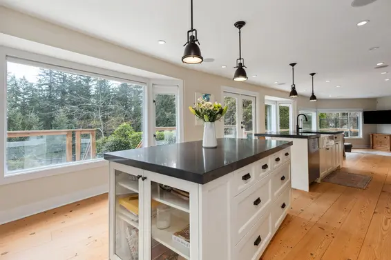 3714 Southridge Place, West Vancouver For Sale - image 5