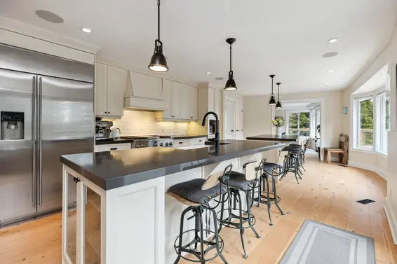3714 Southridge Place, West Vancouver For Sale - image 9