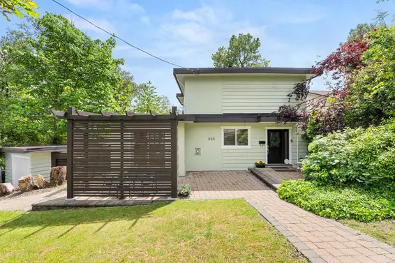 955 East 4th Street, North Vancouver