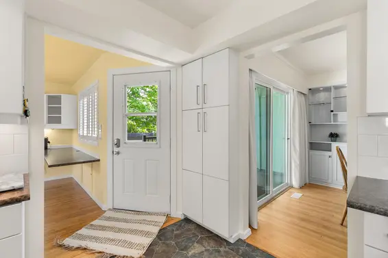 955 East 4th Street, North Vancouver For Sale - image 10