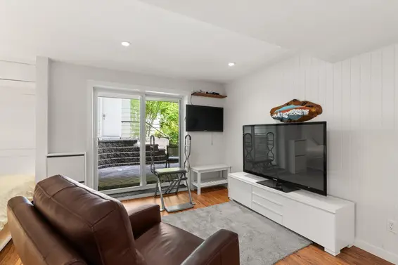 955 East 4th Street, North Vancouver For Sale - image 29