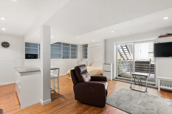 955 East 4th Street, North Vancouver For Sale - image 30