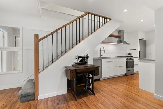 955 East 4th Street, North Vancouver For Sale - image 31