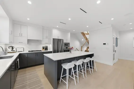 1 272 East 9th Street, North Vancouver For Sale - image 13