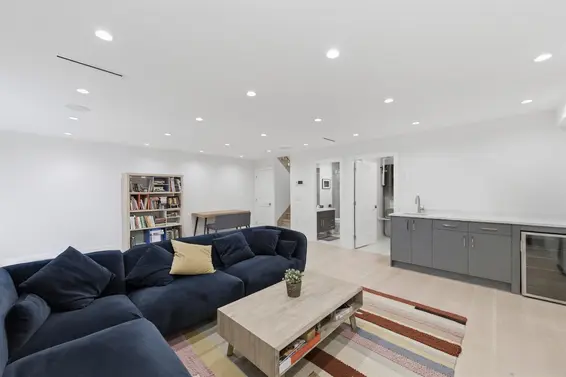 1 272 East 9th Street, North Vancouver For Sale - image 36