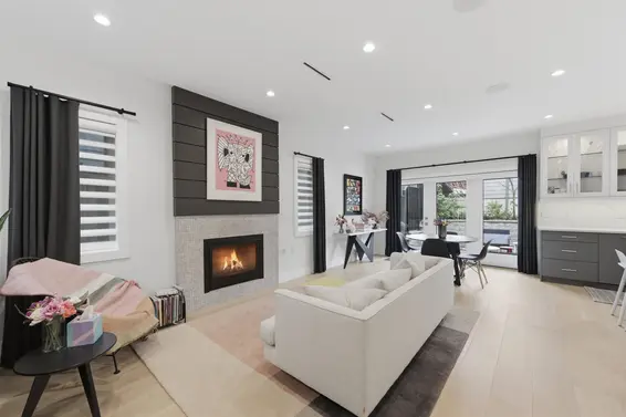 1 272 East 9th Street, North Vancouver For Sale - image 5