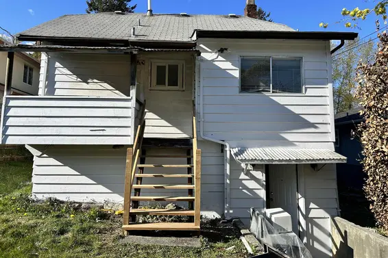 653 East 22nd Street, North Vancouver For Sale - image 3