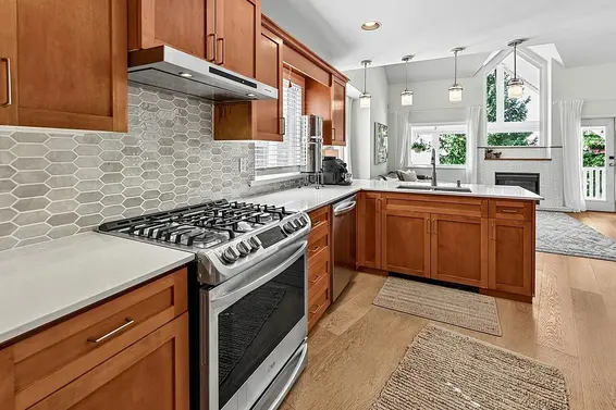 1074 Kilmer Road, North Vancouver For Sale - image 11