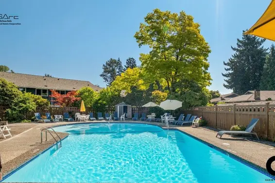 608 555 West 28th Street, North Vancouver