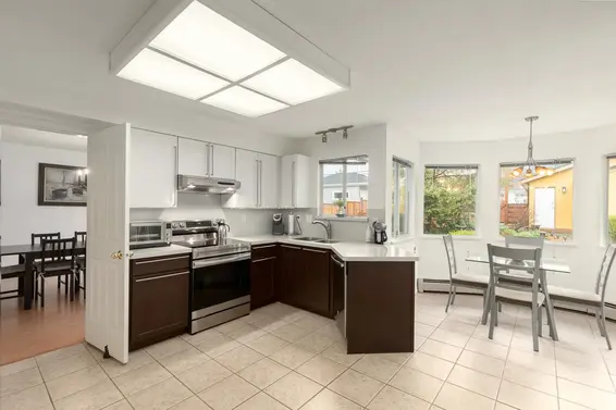 348 East 17 Street, North Vancouver For Sale - image 11