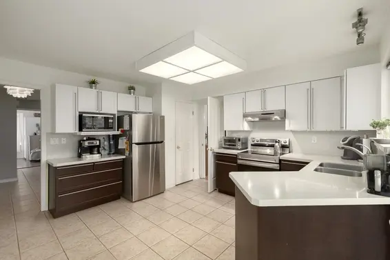 348 East 17 Street, North Vancouver For Sale - image 12