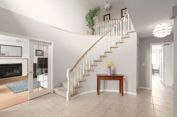 348 East 17 Street, North Vancouver For Sale - image 5